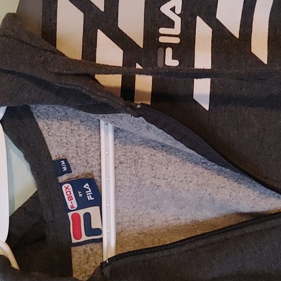 🌸Fila zipper Sweater sz M - Picture 2 of 4